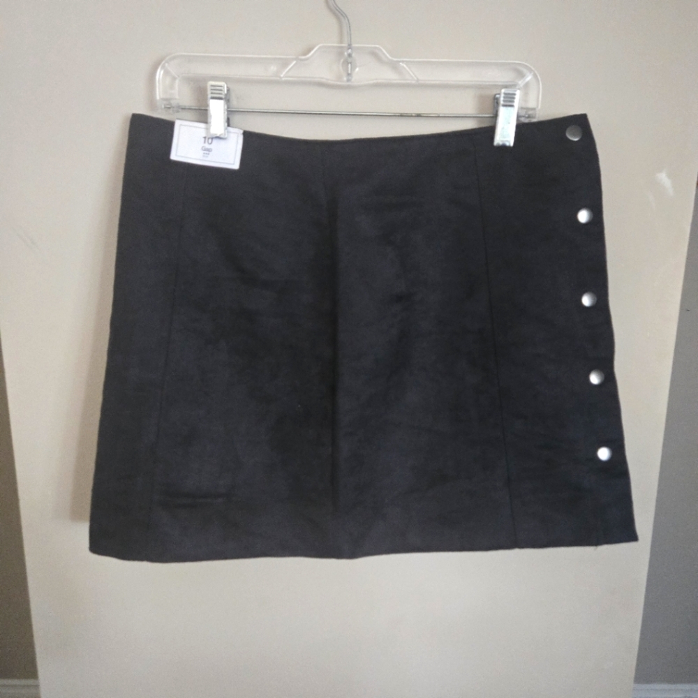 The Gap NWT Faux Suede Mini Skirt Button-Detail Skirt 10 Women